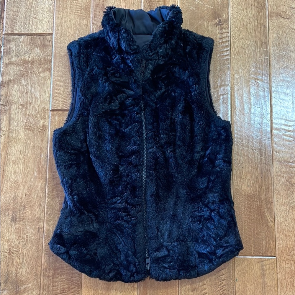 Reversible vest with faux fur CABi